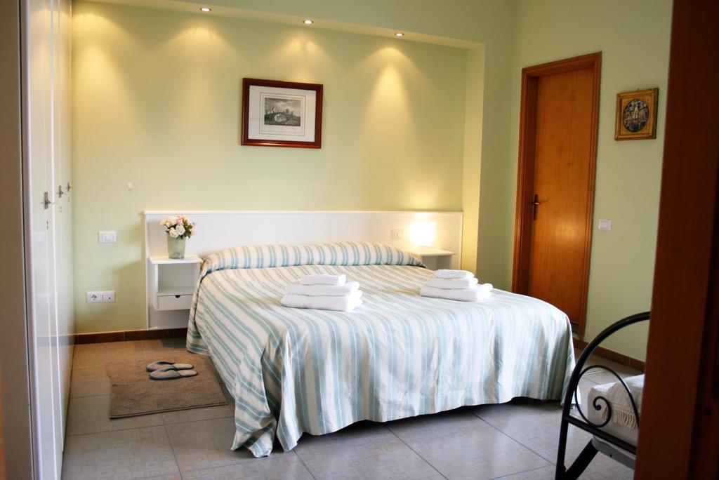 Domi Apartments Wellness Pompei Room photo